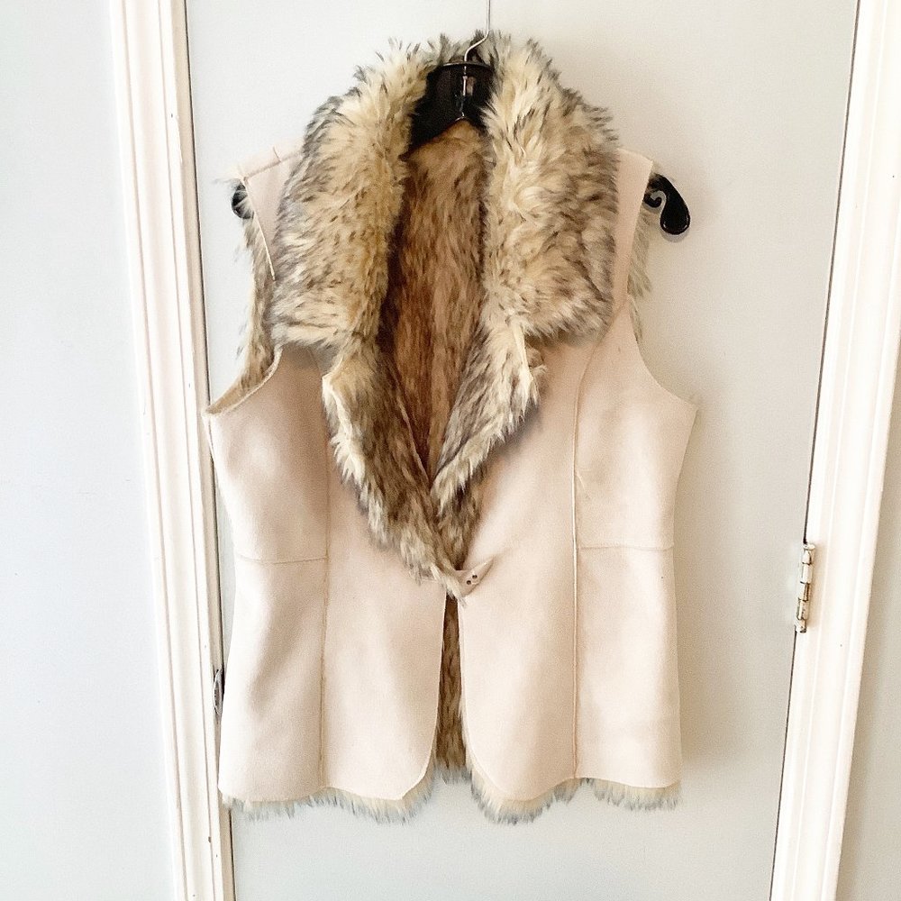 $FAUX FUR REVERSIBLE TO GREY SUEDE VEST 